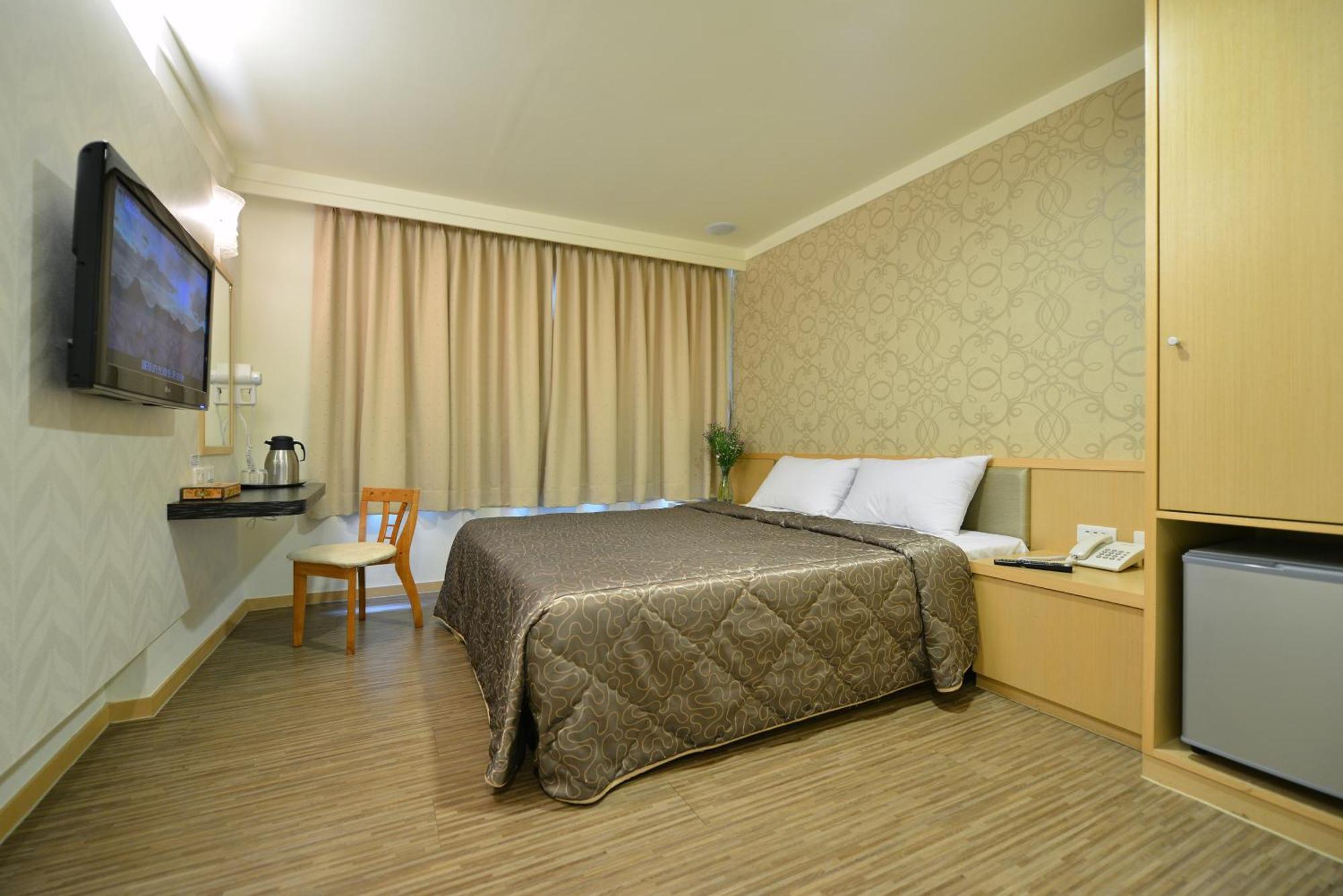 Ing Wang Hotel Tainan Exterior foto